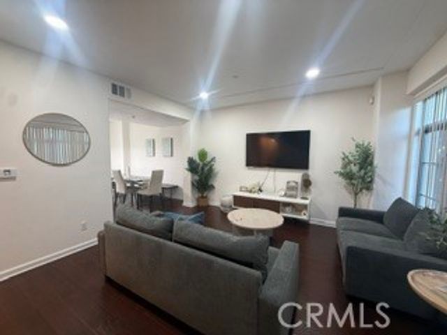 879 Michigan Boulevard B, Pasadena, CA 91107