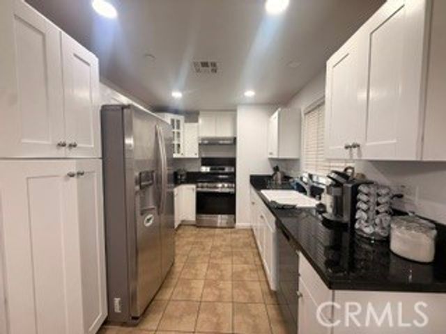 879 Michigan Boulevard B, Pasadena, CA 91107