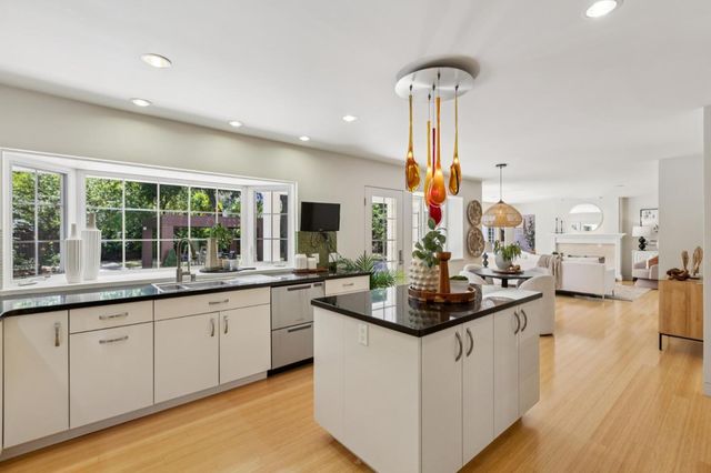 20210 La Paloma Avenue, Saratoga, CA 95070