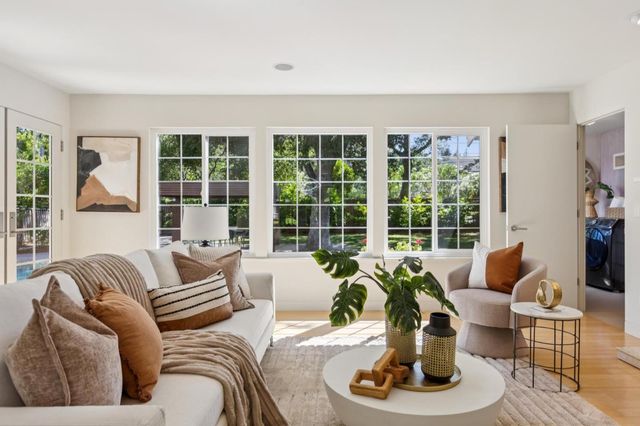 20210 La Paloma Avenue, Saratoga, CA 95070