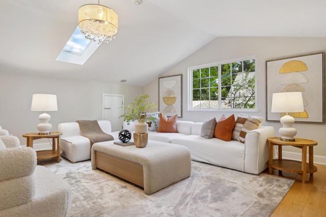 20210 La Paloma Avenue, Saratoga, CA 95070