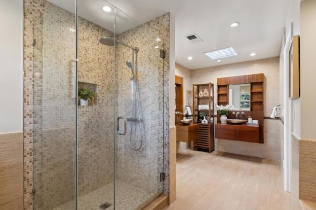 20210 La Paloma Avenue, Saratoga, CA 95070