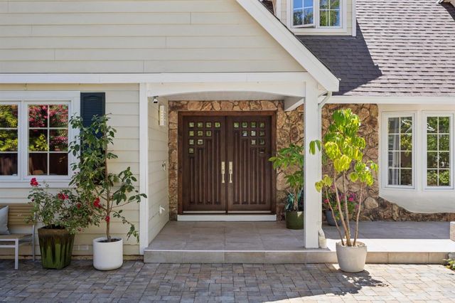 20210 La Paloma Avenue, Saratoga, CA 95070