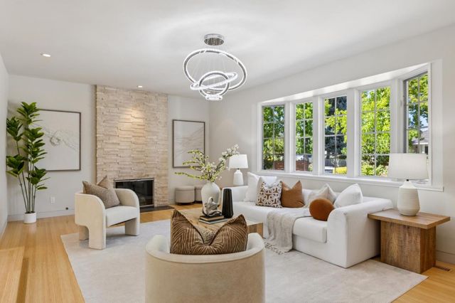 20210 La Paloma Avenue, Saratoga, CA 95070