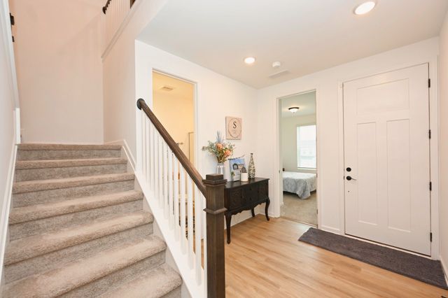 2982 Windstone Trl, Columbia, TN 38401