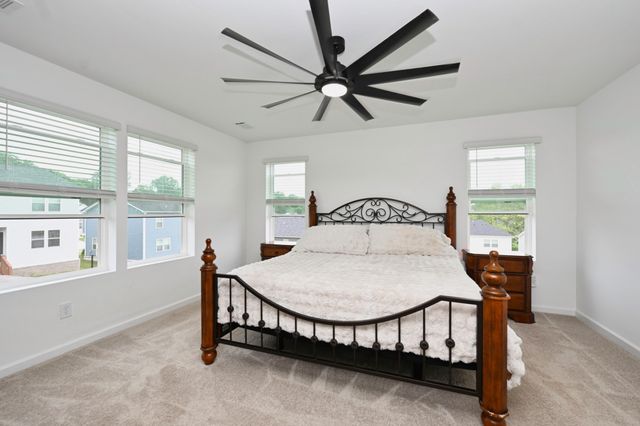 2982 Windstone Trl, Columbia, TN 38401