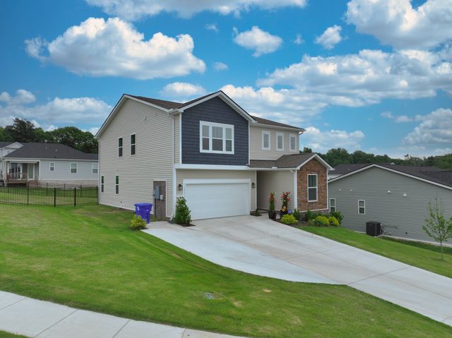 2982 Windstone Trl, Columbia, TN 38401