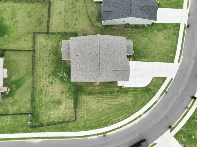 2982 Windstone Trl, Columbia, TN 38401