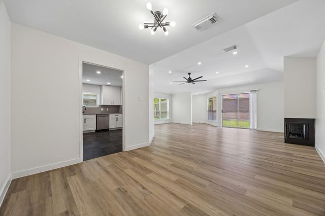 16123 Camino Del Sol Drive, Houston, TX 77083