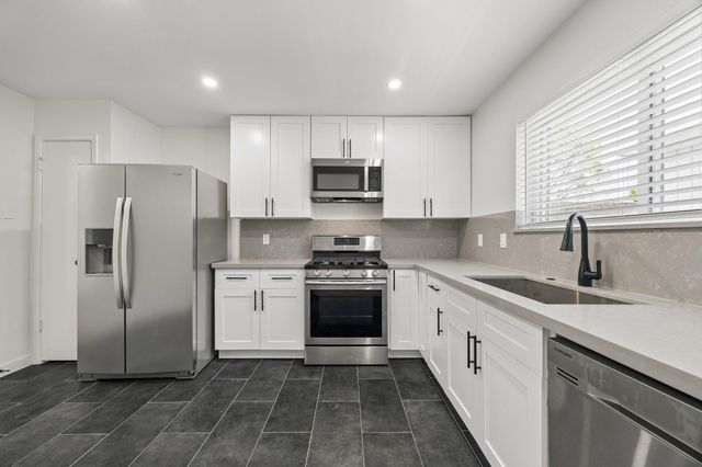16123 Camino Del Sol Drive, Houston, TX 77083