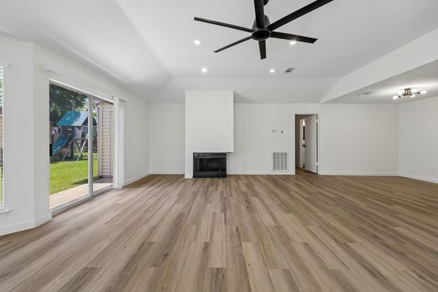 16123 Camino Del Sol Drive, Houston, TX 77083