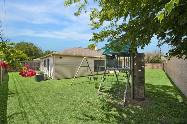 16123 Camino Del Sol Drive, Houston, TX 77083