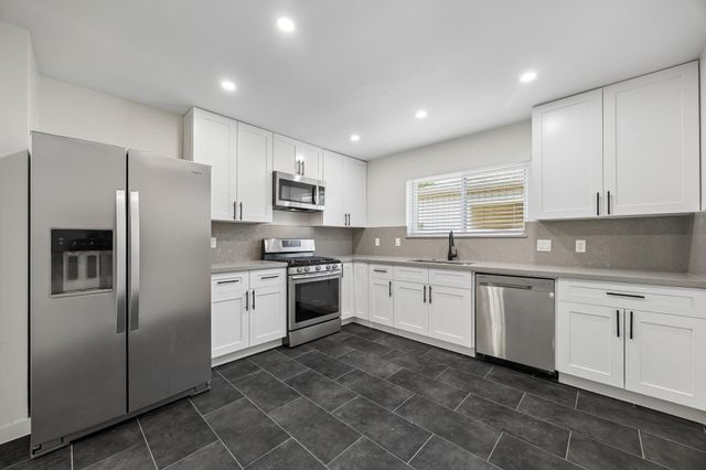 16123 Camino Del Sol Drive, Houston, TX 77083