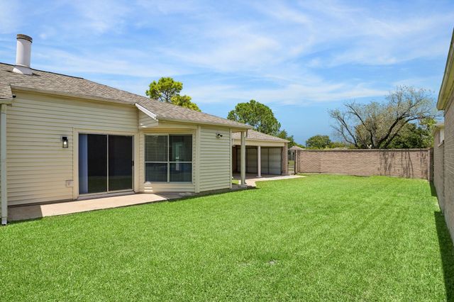 16123 Camino Del Sol Drive, Houston, TX 77083