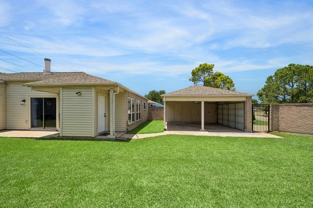 16123 Camino Del Sol Drive, Houston, TX 77083