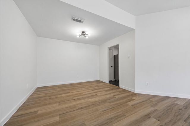 16123 Camino Del Sol Drive, Houston, TX 77083