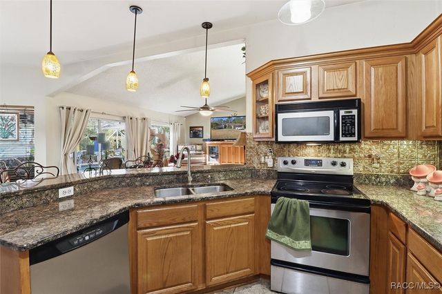 10 Statice Court, Homosassa, FL 34446