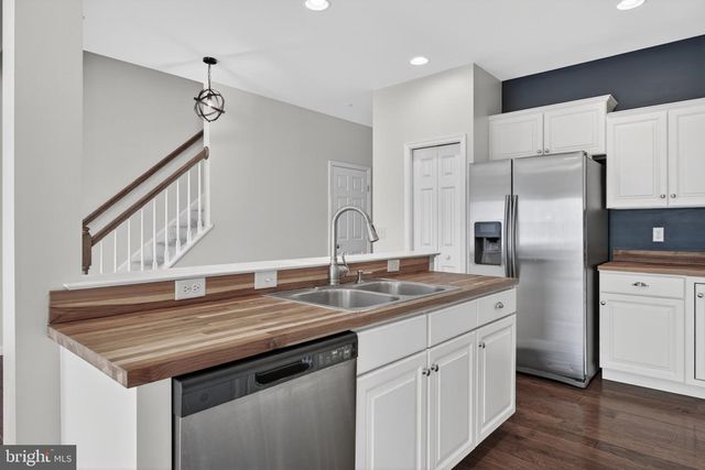 1772 FAIRBANK LN, Mechanicsburg, PA 17055