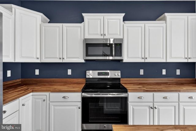 1772 FAIRBANK LN, Mechanicsburg, PA 17055