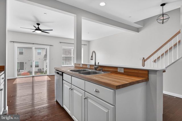 1772 FAIRBANK LN, Mechanicsburg, PA 17055
