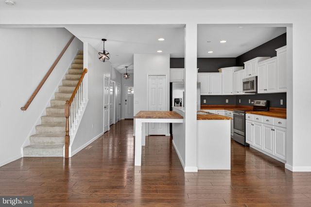 1772 FAIRBANK LN, Mechanicsburg, PA 17055