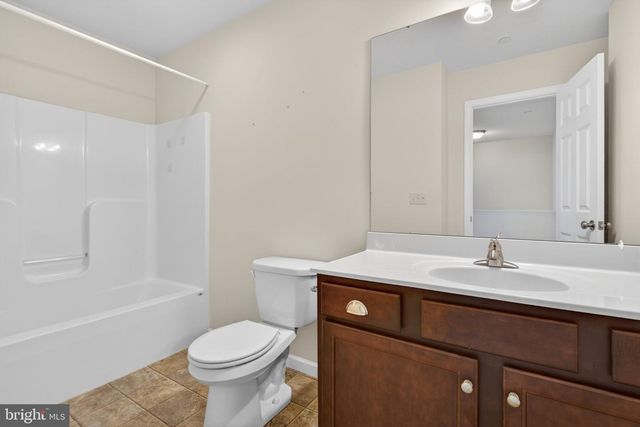 1772 FAIRBANK LN, Mechanicsburg, PA 17055
