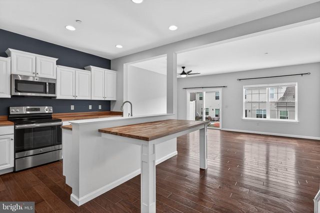 1772 FAIRBANK LN, Mechanicsburg, PA 17055