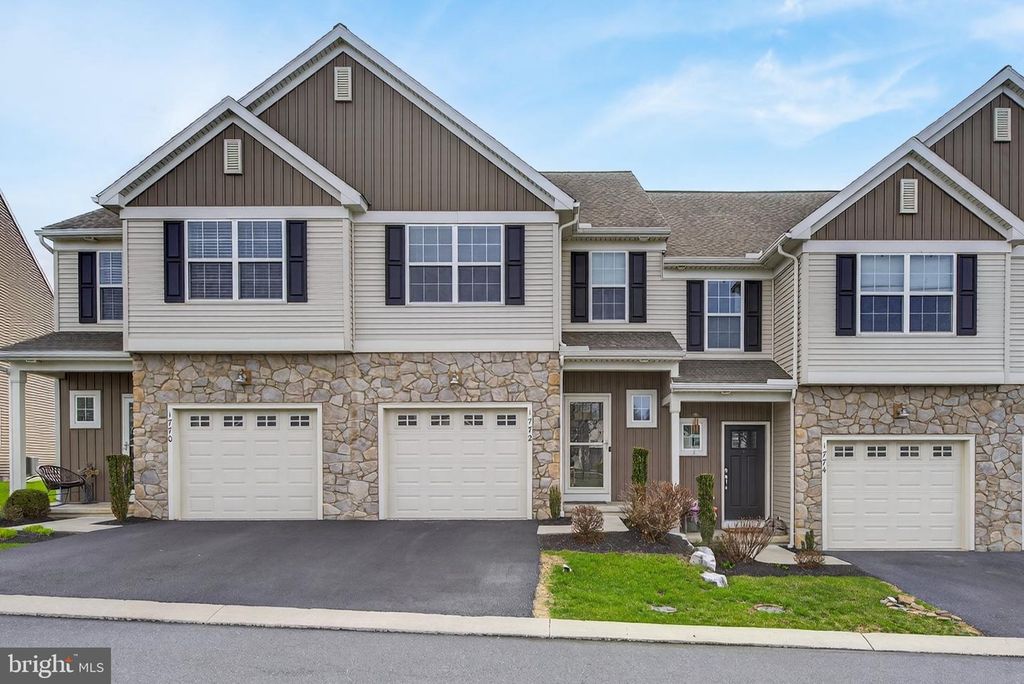 1772 FAIRBANK LN, Mechanicsburg, PA 17055