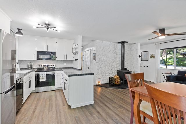 2906 Marilyn Dr, Pollock Pines, CA 95726