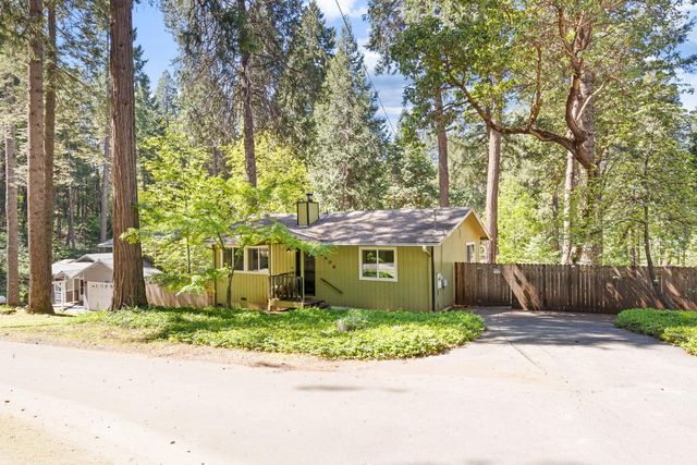 2906 Marilyn Dr, Pollock Pines, CA 95726