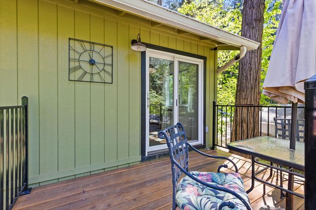 2906 Marilyn Dr, Pollock Pines, CA 95726