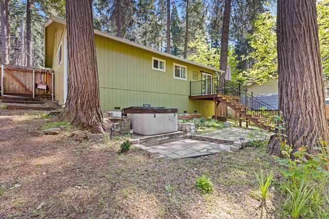 2906 Marilyn Dr, Pollock Pines, CA 95726