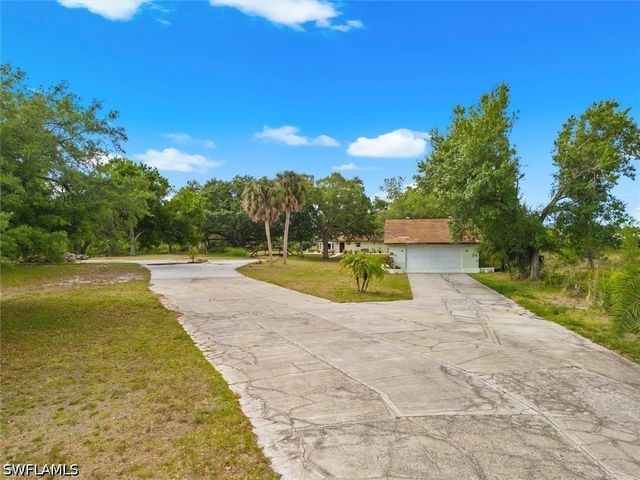 2900 Curry LN, Nokomis, FL 34275