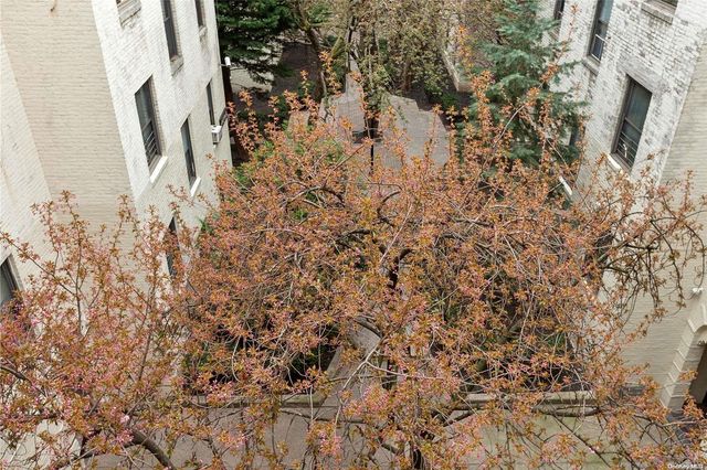 21-57 33rd Street 4D, Astoria, NY 11105