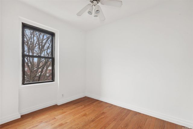 21-57 33rd Street 4D, Astoria, NY 11105