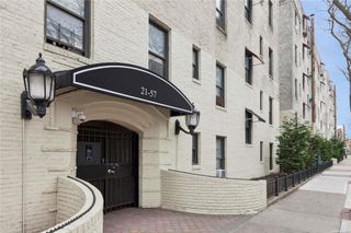21-57 33rd Street 4D, Astoria, NY 11105