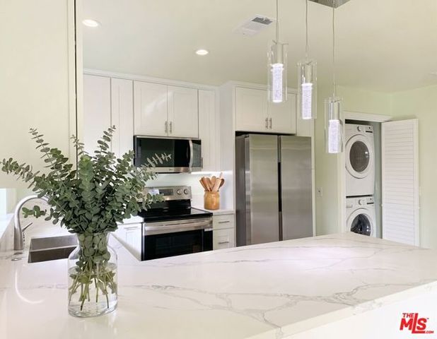 3131 Jolley Drive, Burbank, CA 91504