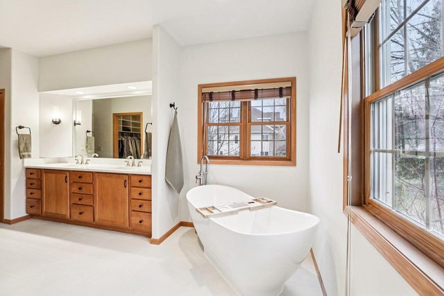 5654 Cobblestone Lane, Waunakee, WI 53597