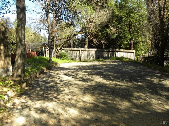 8260 Trenton Rd, Forestville, CA 95436