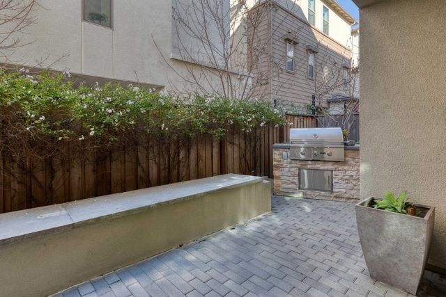 5531 Metropolitan Way, Dublin, CA 94568