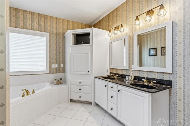 999 Brookwood Drive, Troy, OH 45373