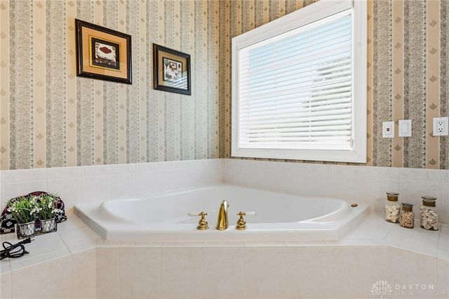 999 Brookwood Drive, Troy, OH 45373