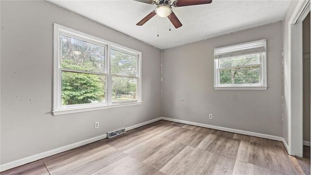 5 Ridgedale Drive SE, Silver Creek, GA 30173