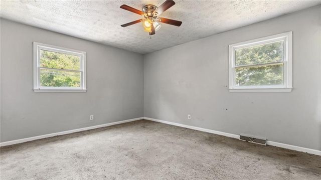 5 Ridgedale Drive SE, Silver Creek, GA 30173
