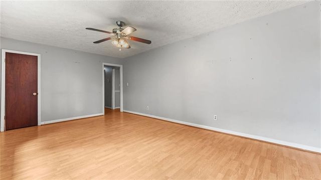 5 Ridgedale Drive SE, Silver Creek, GA 30173