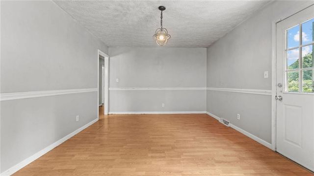 5 Ridgedale Drive SE, Silver Creek, GA 30173