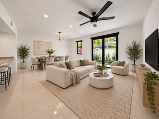 4133 N Oak Pl, Dania Beach, FL 33314