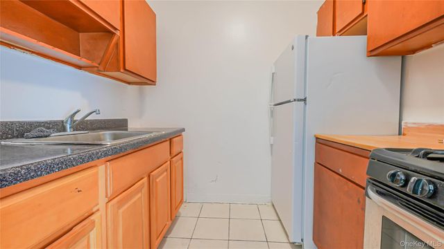 381 E 152nd Street, Bronx, NY 10455