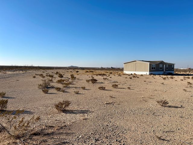 5089 N Gonzalez Rd, Fort Stockton, TX 79735