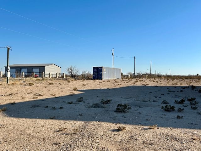 5089 N Gonzalez Rd, Fort Stockton, TX 79735